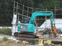古屋の解体風景